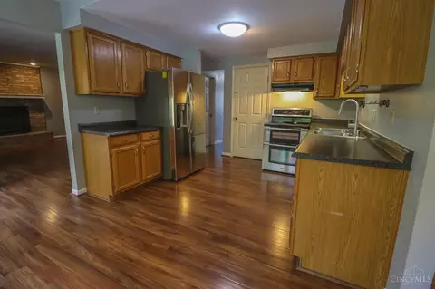 8746 Hedgerow Ln, Maineville, OH 45039 photo 10