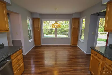 8746 Hedgerow Ln, Maineville, OH 45039 photo 9