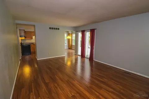 8746 Hedgerow Ln, Maineville, OH 45039 photo 12
