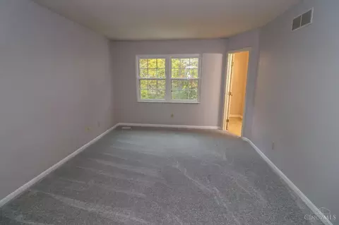 8746 Hedgerow Ln, Maineville, OH 45039 photo 15