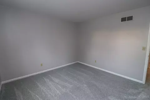 8746 Hedgerow Ln, Maineville, OH 45039 photo 23