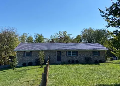 9662 St Rt 28, New Vienna, OH 45159