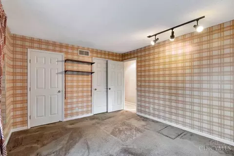 Bedroom - 12149 Heathertree Ct, Cincinnati, OH 45249 photo 9 of 9