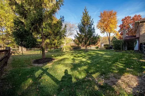 Exterior - 12149 Heathertree Ct, Cincinnati, OH 45249 photo 10 of 14