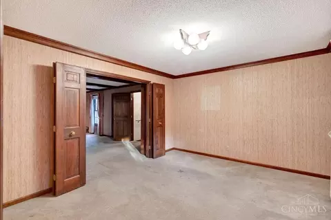 Living - 12149 Heathertree Ct, Cincinnati, OH 45249 photo 3 of 12