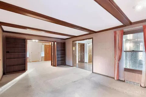 Living - 12149 Heathertree Ct, Cincinnati, OH 45249 photo 7 of 12