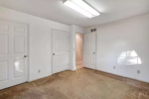 Bedroom - 12149 Heathertree Ct, Cincinnati, OH 45249 photo 7 of 9