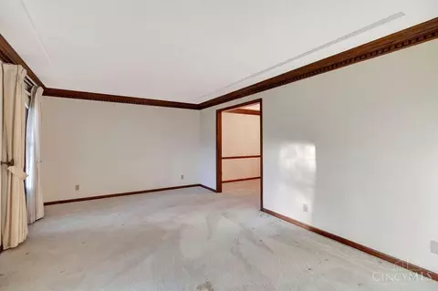Living - 12149 Heathertree Ct, Cincinnati, OH 45249 photo 1 of 12
