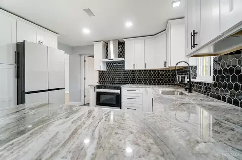 Kitchen - 3210 Lamarque Dr, Cincinnati, OH 45236 photo 2 of 5