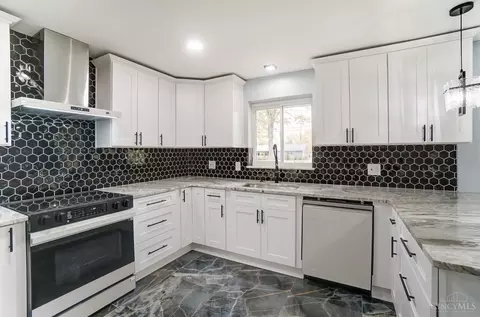 Kitchen - 3210 Lamarque Dr, Cincinnati, OH 45236 photo 3 of 5