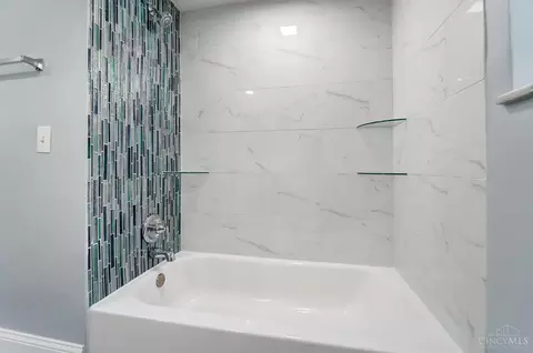 Bath - 3210 Lamarque Dr, Cincinnati, OH 45236 photo 6 of 7