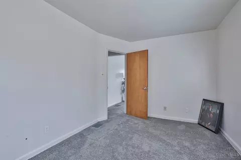 3326 Cavanaugh Ave, Cincinnati, OH 45211 photo 16