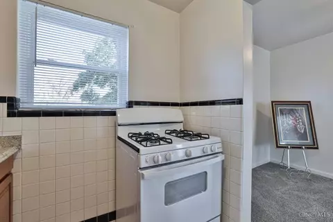 3326 Cavanaugh Ave, Cincinnati, OH 45211 photo 12