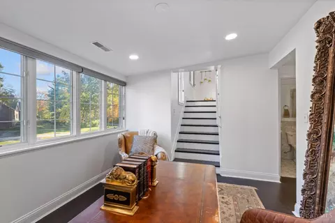 Entry Way - 7375 Cayuga Dr, Cincinnati, OH 45243 photo 4 of 7