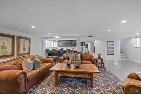 Living - 7375 Cayuga Dr, Cincinnati, OH 45243 photo 3 of 4