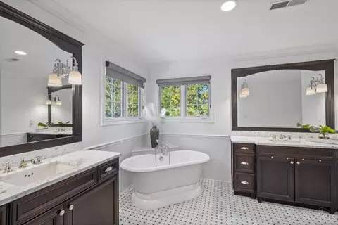 Bath - 7375 Cayuga Dr, Cincinnati, OH 45243 photo 5 of 5
