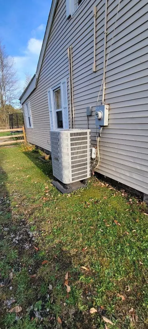 Exterior - 7192 Edenton Pleasant Plain Rd, Pleasant Plain, OH 45162 photo 2 of 5