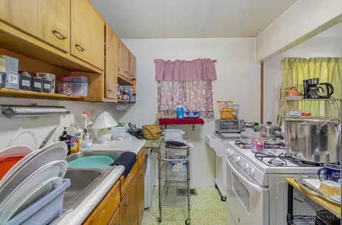 Kitchen - 8727 Daly Rd, Cincinnati, OH 45231 photo 1 of 2