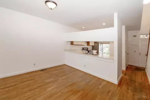2120 Alpine Pl, Cincinnati, OH 45206 photo 12