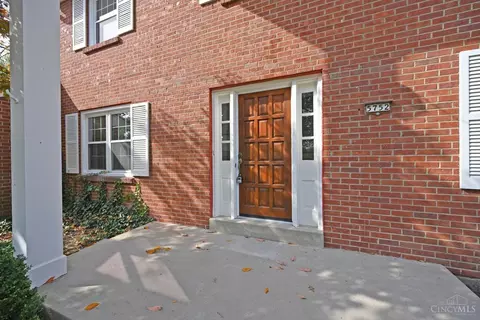 5752 Whitechapel Dr, Cincinnati, OH 45236 photo 4