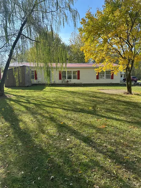 10159 St Rt 73, New Vienna, OH 45159