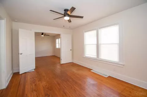 4 Ridgeway Rd, Cincinnati, OH 45216 photo 6