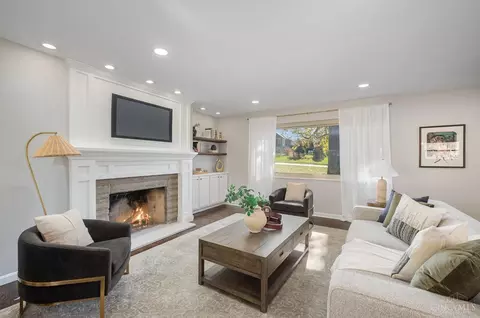 Living - 10158 Zig Zag Rd, Blue Ash, OH 45242 photo 5 of 5