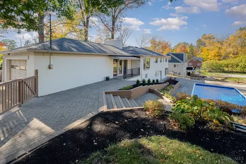 Exterior - 10158 Zig Zag Rd, Blue Ash, OH 45242 photo 9 of 11