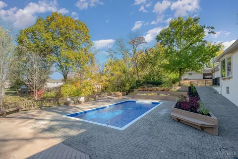 Exterior - 10158 Zig Zag Rd, Blue Ash, OH 45242 photo 4 of 11