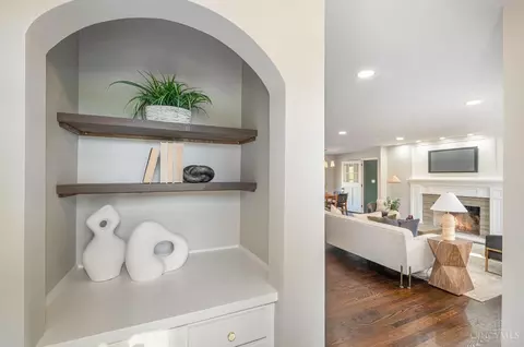 Entry Way - 10158 Zig Zag Rd, Blue Ash, OH 45242 photo 2 of 2