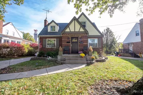 5718 Haubner Rd, Cincinnati, OH 45247
