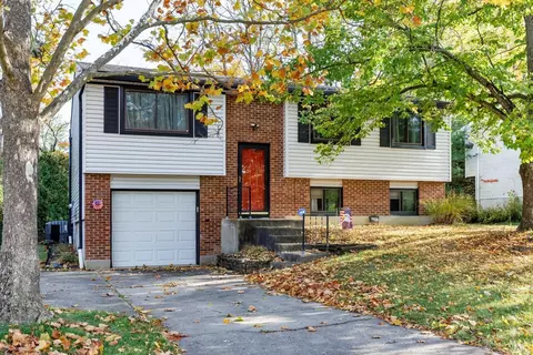 2761 Maple Tree Ct, Reading, OH 45236