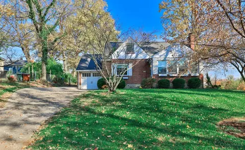 1066 Oak Ave, Wyoming, OH 45215