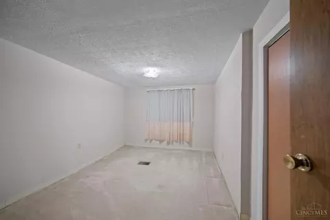 Bedroom - 6817 Bramble Ave, Cincinnati, OH 45227 photo 7 of 7