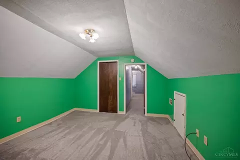 Bedroom - 6817 Bramble Ave, Cincinnati, OH 45227 photo 6 of 7