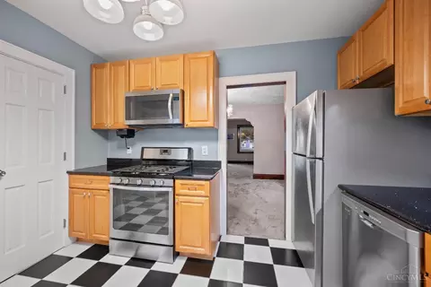 Kitchen - 6817 Bramble Ave, Cincinnati, OH 45227 photo 1 of 4