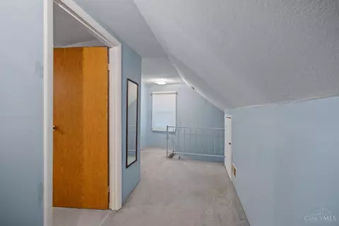 Entry Way - 6817 Bramble Ave, Cincinnati, OH 45227 photo 1 of 1