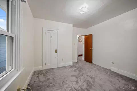 Bedroom - 6817 Bramble Ave, Cincinnati, OH 45227 photo 3 of 7