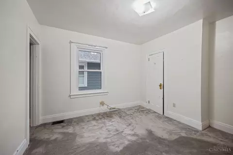 Bedroom - 6817 Bramble Ave, Cincinnati, OH 45227 photo 4 of 7
