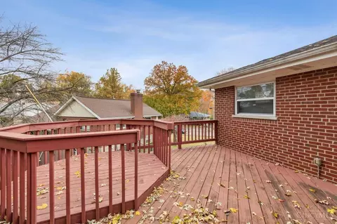 Exterior - 269 W Crest Dr, Reading, OH 45215 photo 8 of 12