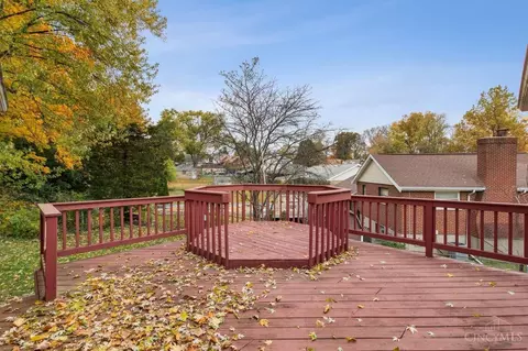 Exterior - 269 W Crest Dr, Reading, OH 45215 photo 9 of 12