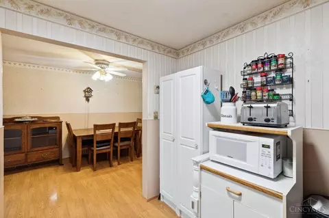 Kitchen - 269 W Crest Dr, Reading, OH 45215 photo 3 of 4