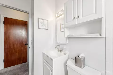 Bath - 817 Maple Dr, Reading, OH 45215 photo 2 of 4