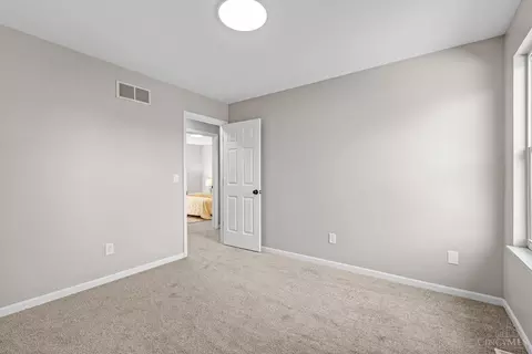 Bedroom - 3138 Ebenezer Rd, Cincinnati, OH 45248 photo 2 of 7