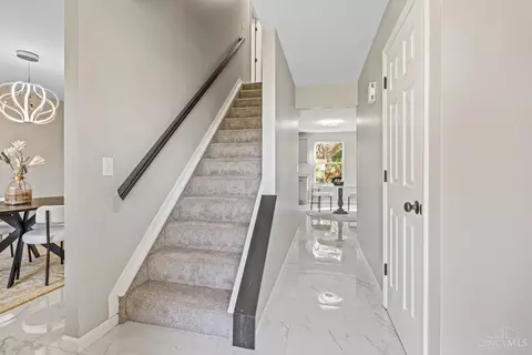 Entry Way - 3138 Ebenezer Rd, Cincinnati, OH 45248 photo 2 of 3