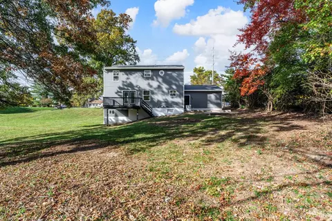 Exterior - 3138 Ebenezer Rd, Cincinnati, OH 45248 photo 6 of 13