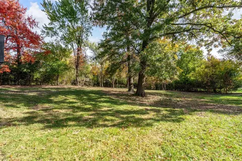 Exterior - 3138 Ebenezer Rd, Cincinnati, OH 45248 photo 5 of 13