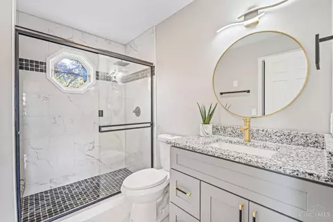 Bath - 3138 Ebenezer Rd, Cincinnati, OH 45248 photo 4 of 6