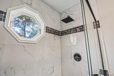 Bath - 3138 Ebenezer Rd, Cincinnati, OH 45248 photo 5 of 6
