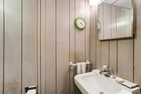 Bath - 413 Brydon Rd, Kettering, OH 45419 photo 4 of 5